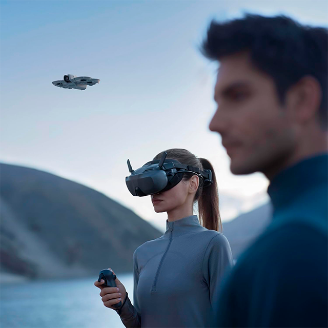 Dron DJI Neo Motion Vuela Más, Cámara 4K UHD, Foto 12 MP, 135 g, Despegue desde la Mano, Seguimiento Inteligente, RC Motion 3 + 3 Baterías