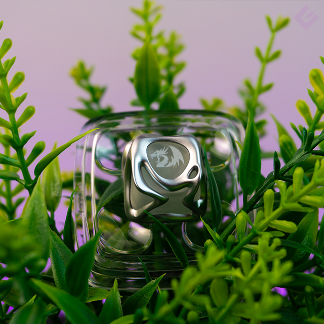 Keycap Redragon para una tecla, transparente con plateado