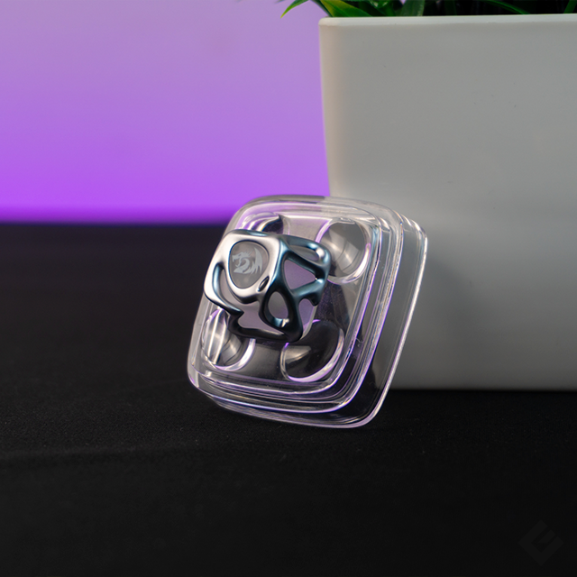 Keycap Redragon para una tecla, transparente con plateado